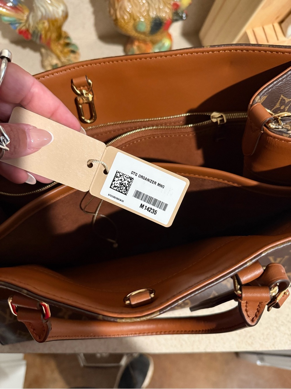 Louis Vuitton Monogram Canvas Handbag with Tan Leather Trim - Picture 8 of 15